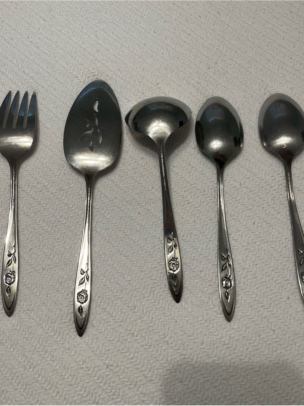 Oneida Community My Rose Silver Floral-Handle Serving Flatware Set - Picture 6 of 10
